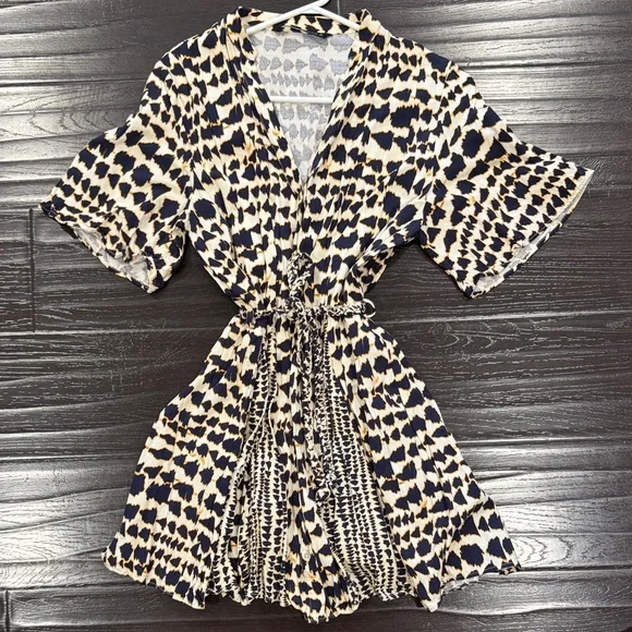 Stylish Black and Cream Patterned Women's Dress - Picture 1 of 3